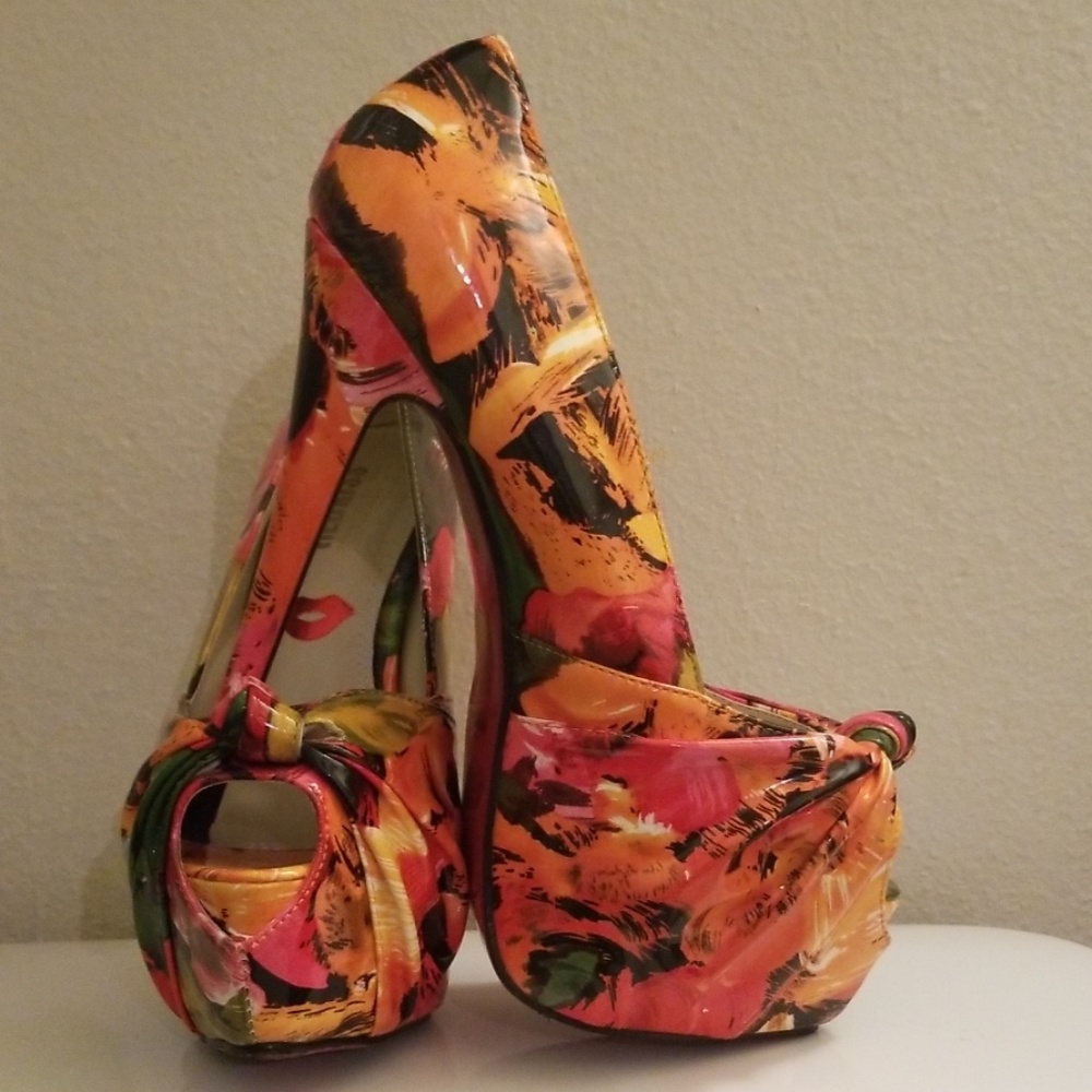 REDKISS Multi Color Floral Pumps